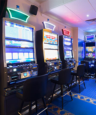 High limit slots off to the side